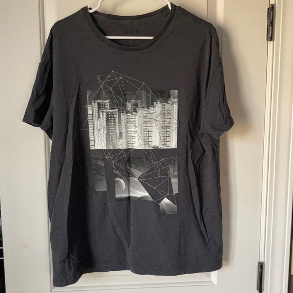 Express Men’s Graphic T-Shirt LARGE